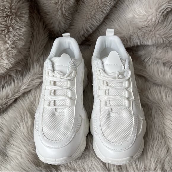 ⛔️SOLD⛔️Chunky Sneakers in white - Picture 9 of 9